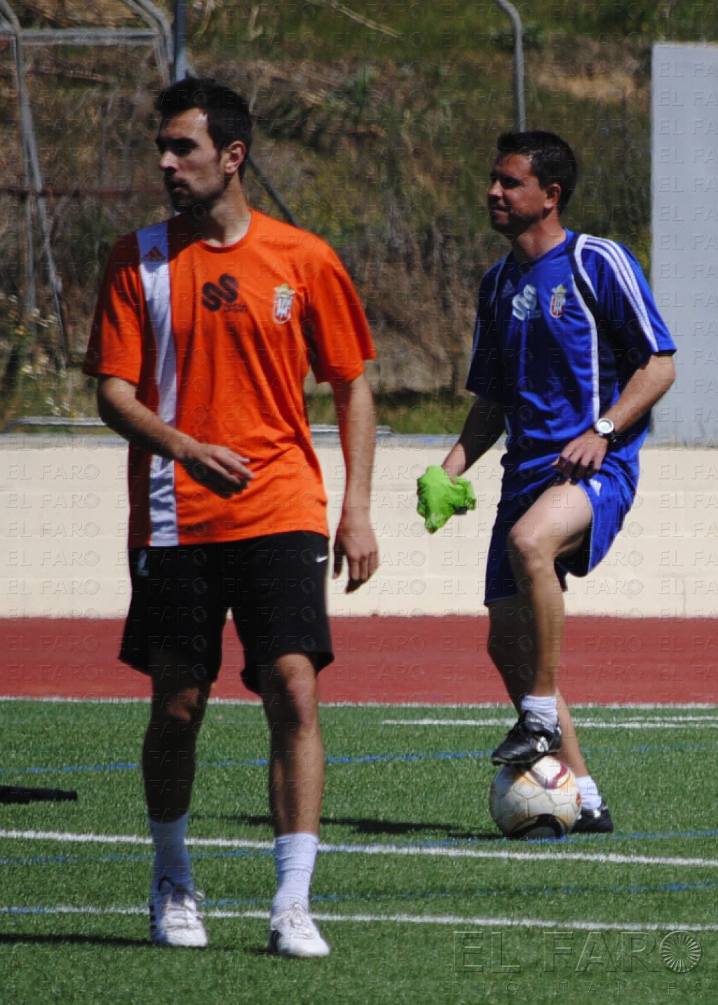 daniel lagos Sergio Lobera, junto a Guzmán durante la sesión de ayer. alt