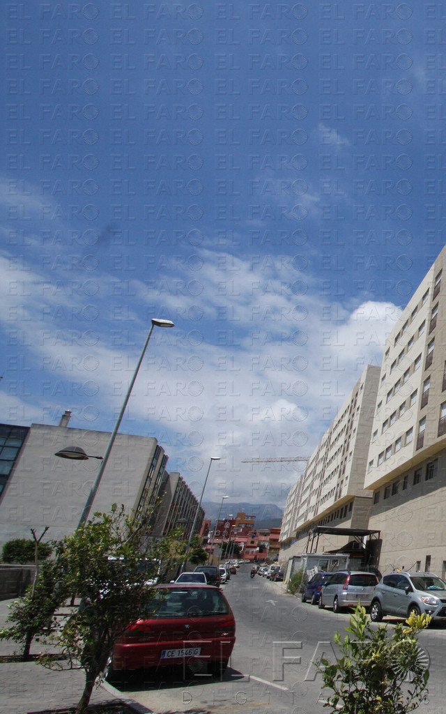 onexión con el vial principal Uno de los objetivos de esta urbanización interior, que tendrá un coste de novecientos cincuenta mil euros, es el de conectar el vial que se va a construir y que permitirá el acceso a las viviendas con el vial principal que se ve en la imagen. alt