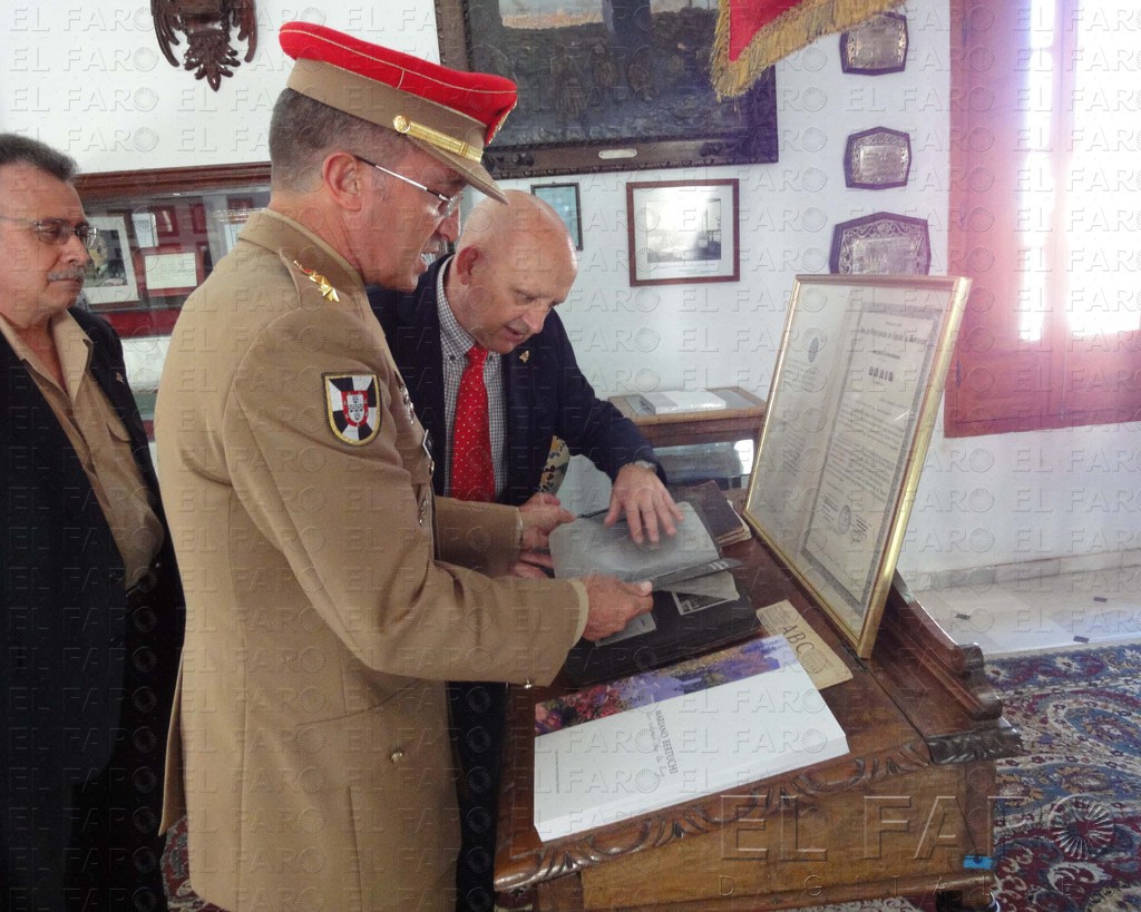Objetos entregados gracias a la familia del capitán De la Gándara alt