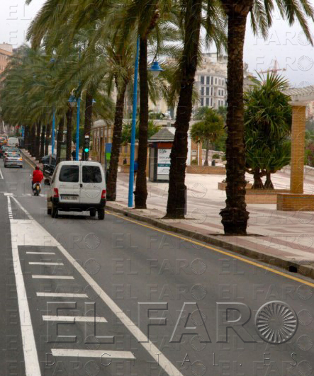 Preparándose el inicio Quedan ya pocos días para que el inicio de las obras del Paseo de la Marina Española sean una realidad y en ello vienen trabajando ya tanto los técnicos de la Ciudad Autónomo como el jefe de obra que ha sido enviado por la empresa adjudicataria.