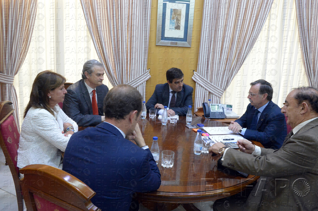 Vivas conversó con los altos cargos de Educación sobre el plan de