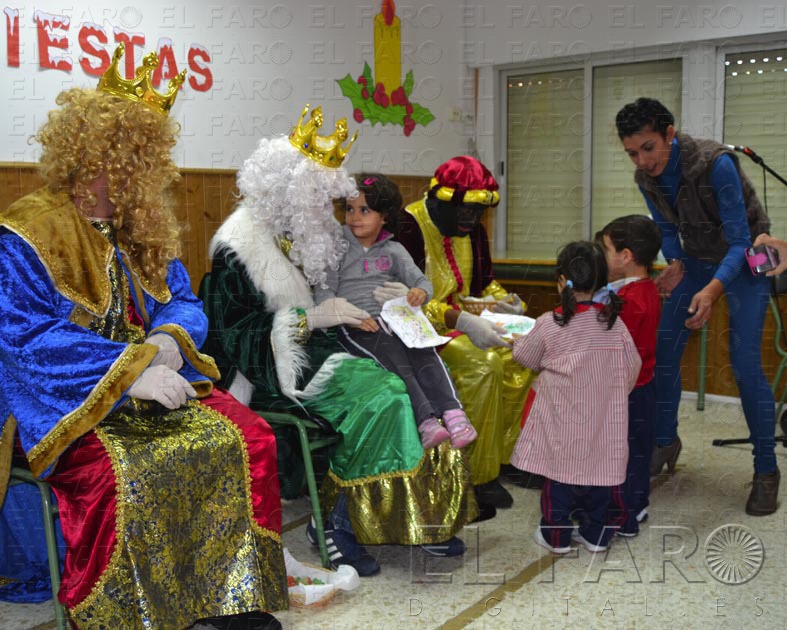 Los Reyes Llegan Al Rosalía De Castro El Faro De Ceuta 