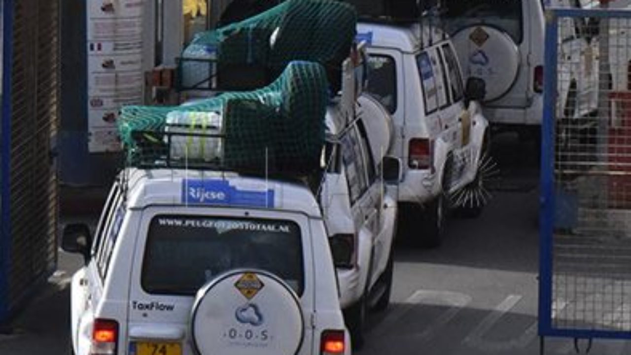 Los 4x4 esquivan Ceuta porque “se ha corrido la voz” de las colas en la  frontera