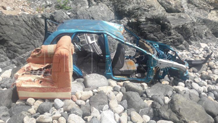 Basura coche playa Sarchal sofa 4