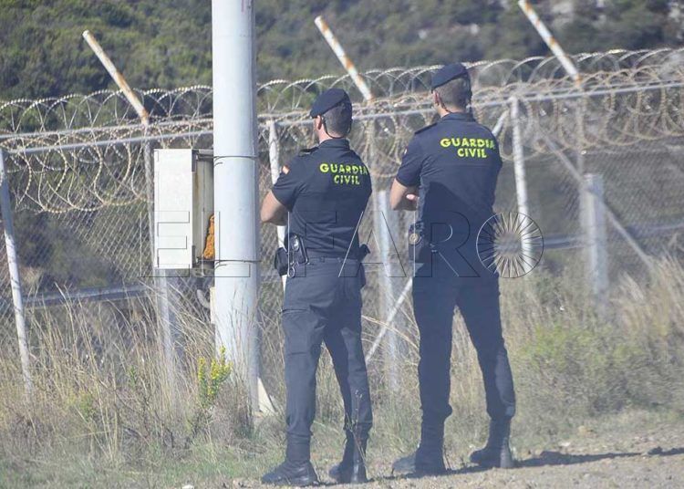 Concertinas de la valla de Ceuta - Guardia Civil