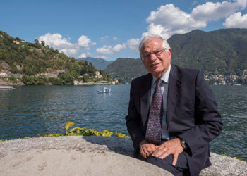 El ministro de Asuntos Exteriores de España, Josep Borrell, en un receso del Foro de diálogo Ambrosetti que se celebra en Italia, y en el que Borrell intervino en un debate sobre el futuro de la Unión Europea. EFE/Antonello Nusca