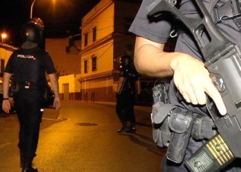 policia nacional noche