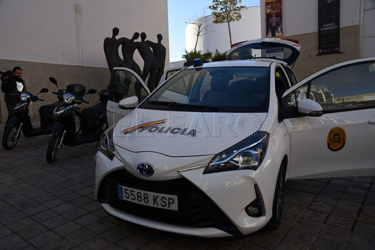 coche hibrido policia local 10
