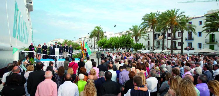 Digital. Ibiza 12/06/10 - Acto de inauguración del nuevo barco de la compañia naviera Baleària, Abel Matutes - (c) Vicens Giménez