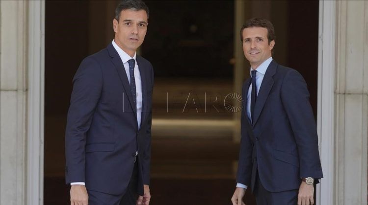 Madrid  02 08 18  Reunion en el Palacio de la Moncloa entre Pedro Sanchez  presidente del Gobierno y Pablo Casado  presidente del Partido Popular  FOTO  JOSE LUIS ROCA