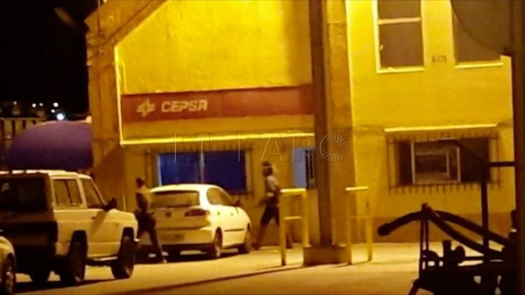 inmigrantes-pedradas-puerto-herido-trabajador-9