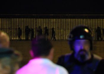 inmigrantes-puerto-batalla-campal-guardia-civil-18