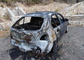 coche-policia-local-quemado-camino-ronda-2