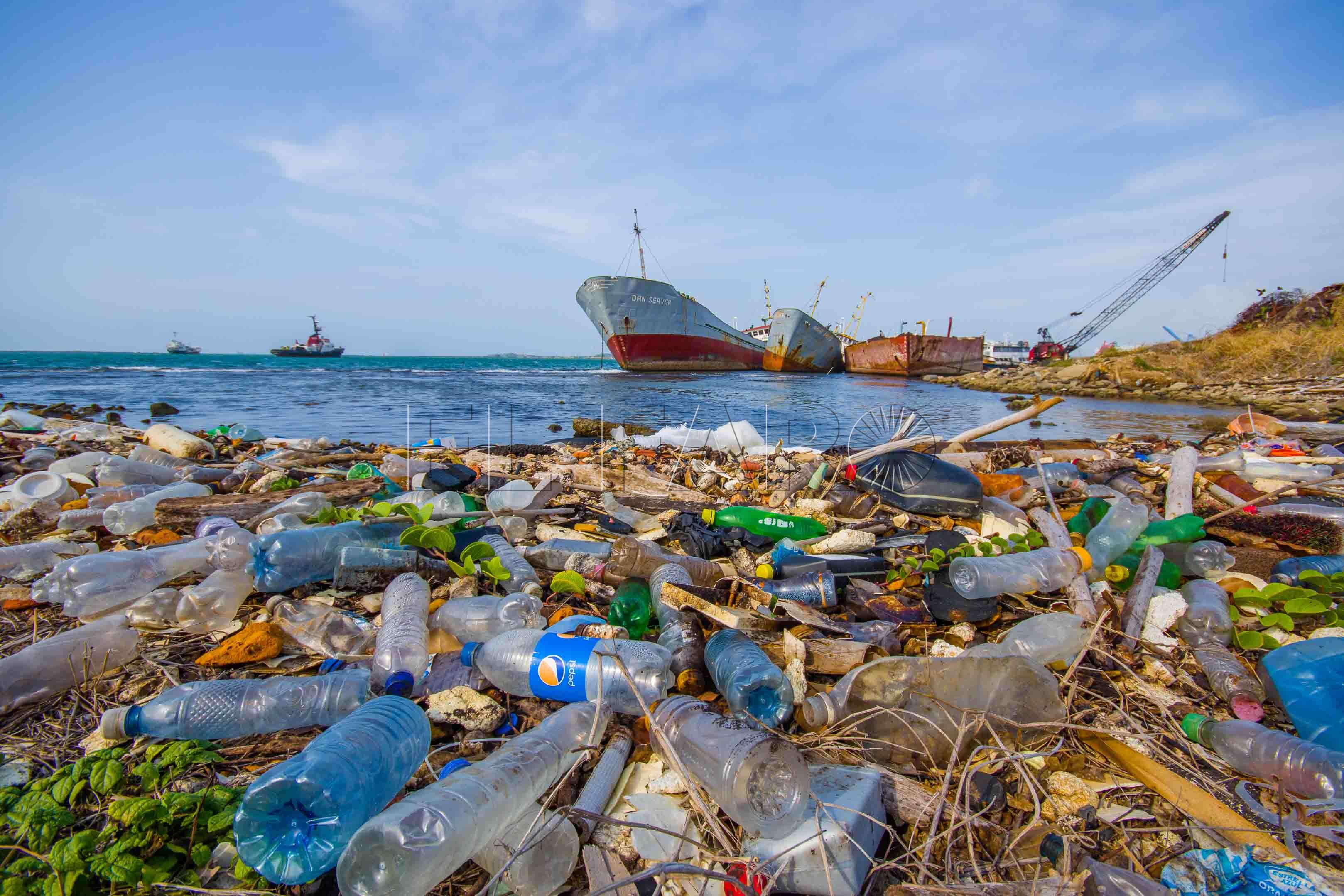 Глобальная проблема отходы. Баренцево море загрязненность. Загрязнение мирового океана. Пластик в океане.