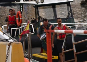 rescate-inmigrantes-moto-agua-6