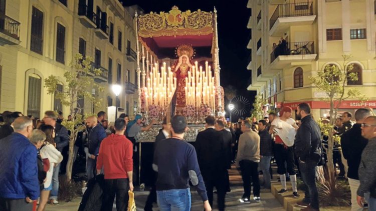 Remedios-entrada-Iglesia-Semana-Santa-2019-18-1140x641