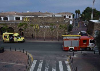 bomberos-policia-mcdonald-atrapado-4