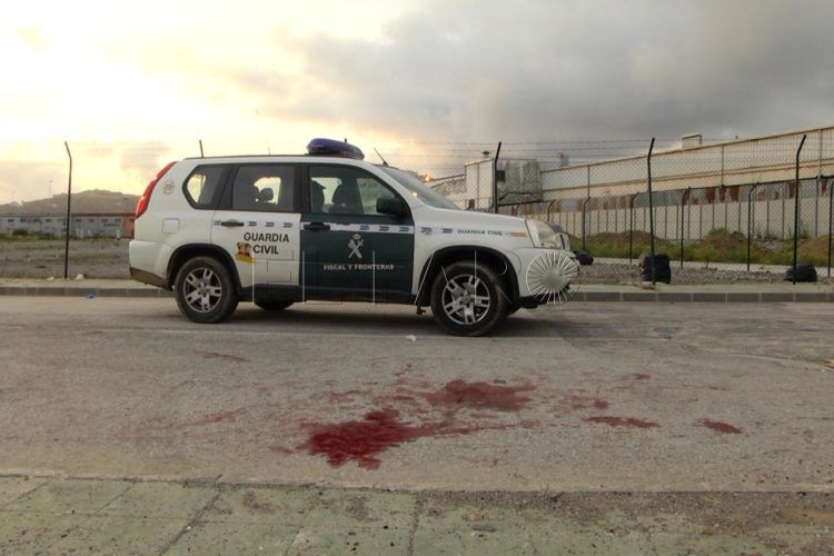 inmigrante-apuñalado-puerto-soufian-1