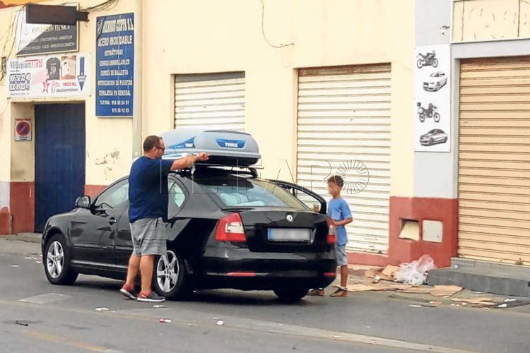 turistas-cola-frontera