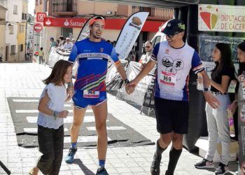 buena-participacion-triatletas-ceuties