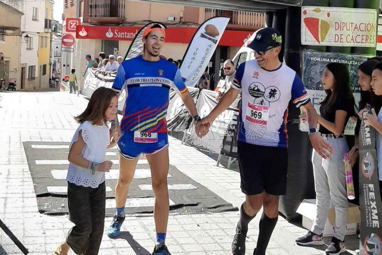 buena-participacion-triatletas-ceuties