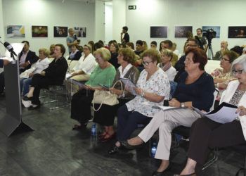 dia-escritoras-biblioteca