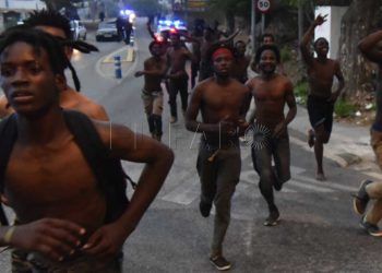 inmigrantes-salto-valla-benzu