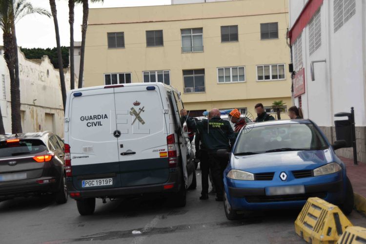 guardia-civil-operacion-inmigrantes-puerto-14