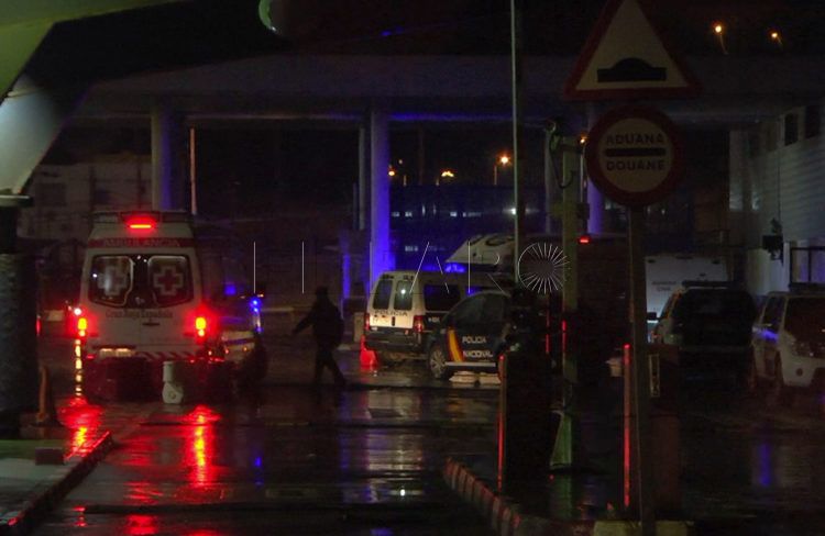 ambulancia-policia-frontera-furgoneta