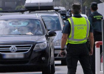 guadia-civil-control-embarque-vehiculo