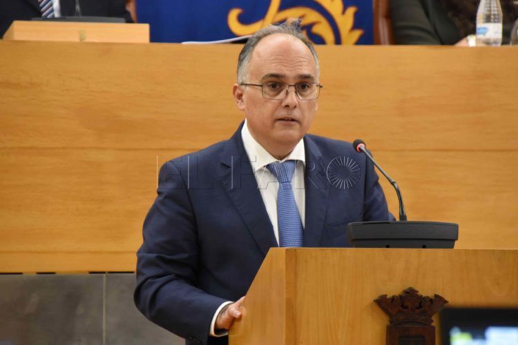 pleno-presupuestos-gaitan-consejero-hacienda