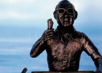 almendrita-escultura-licitacion