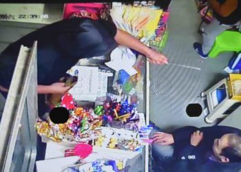 atraco-encapuchados-chino-virgen-africa-3