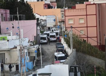 cientos-subsaharianos-intentan-entrar-ceuta-benzu-24