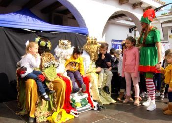 fiesta-infantil-reyes-poblado-marinero-1