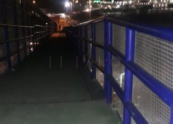 pasarela-frontera-noche