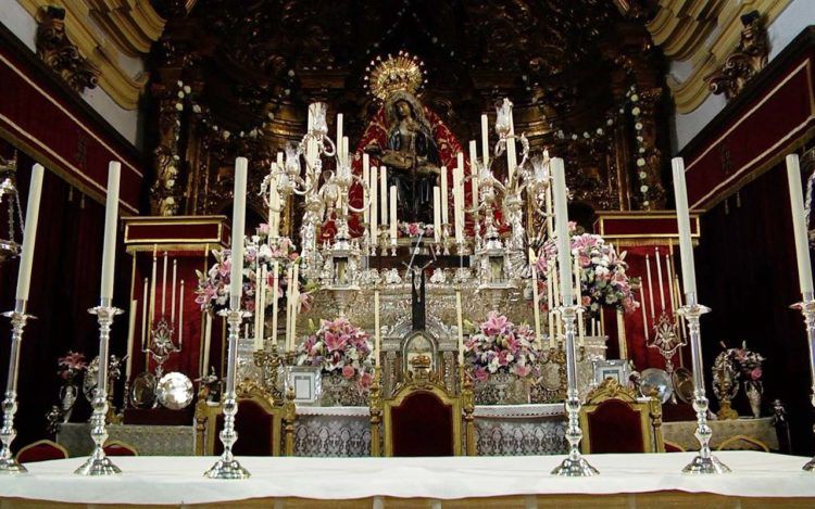 altar-iglesia-vacío