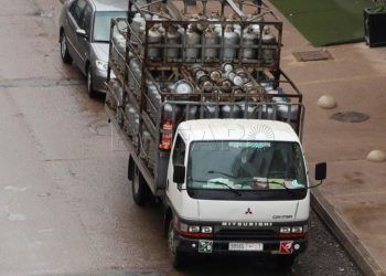 RABAT, 25/03/2020.- La modesta bombona de gas es estos días algo así como el papel higiénico de Marruecos: el producto más solicitado y más codiciado, el que crea comportamientos compulsivos y que tiene al país en vilo por lo que pueda durar la pandemia del coronavirus EFE/ Javier Otazu