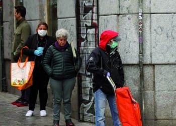 coronavirus-personas.-mascarillas-españa