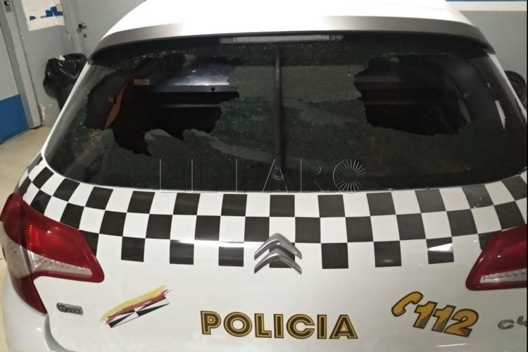 coche-policia-local-apedreado