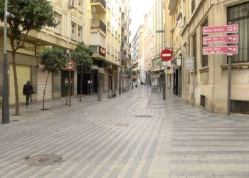 gente-pasea-calle-real-centro-estado-alarma-3