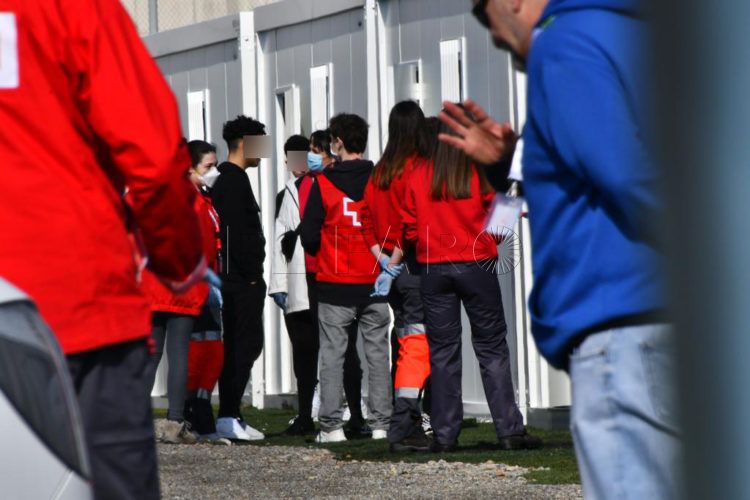 menores-campamento-serrallo-cruz-roja-21