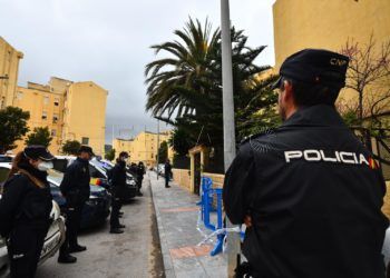 policia-nacional-homenaje-coronavirus-2