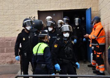 policia-santa-amelia-alarma-coronavirus-13