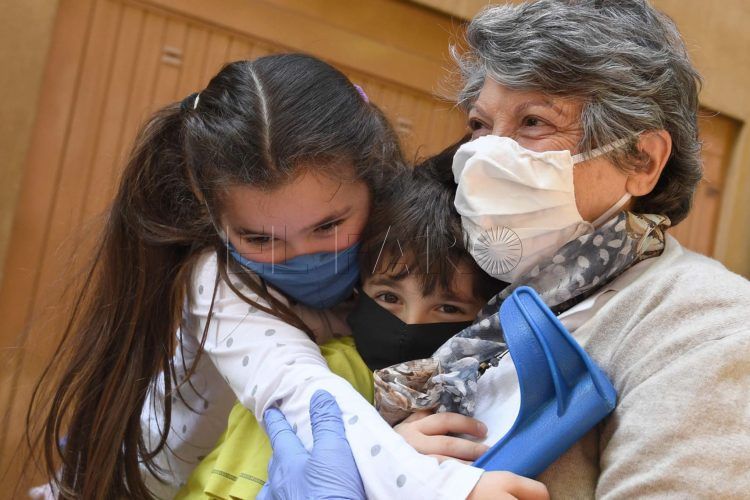 abuelos-niños-coronavirus