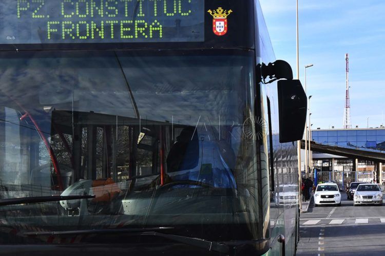 autobus-taxis-frontera