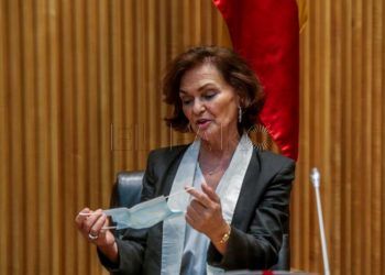 carmen-calvo-congreso-mascarilla