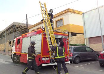 menor-marroqui-se-encarama-vigas-techo-6