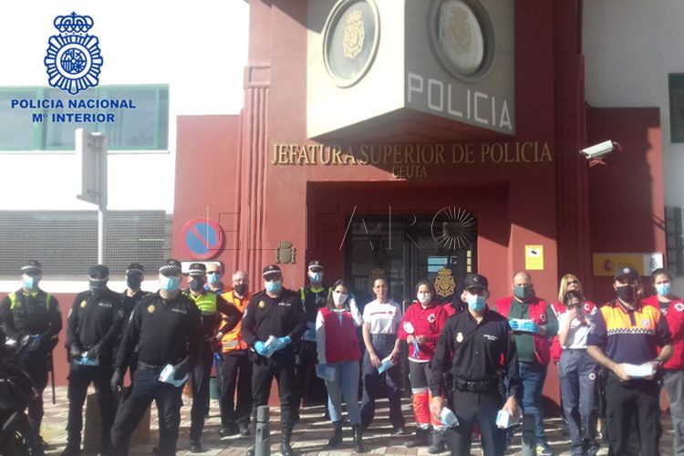 policia-nacional-mascarillas-transporte-publico-1