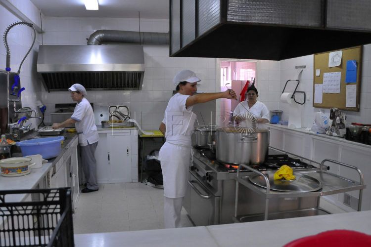 comedores-escolares-cocina